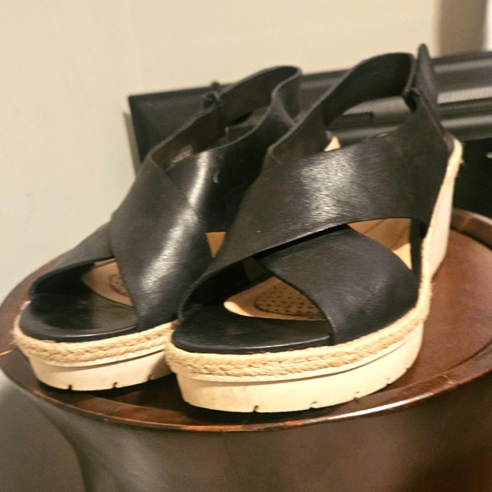 Women's Black Wedge Sandals
